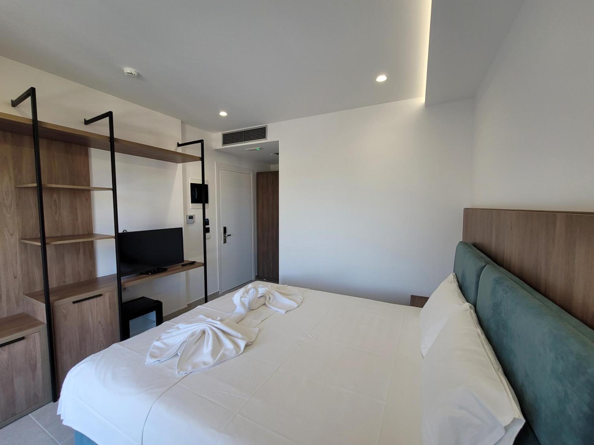 Prestige Hotel Ксамил Экстерьер фото